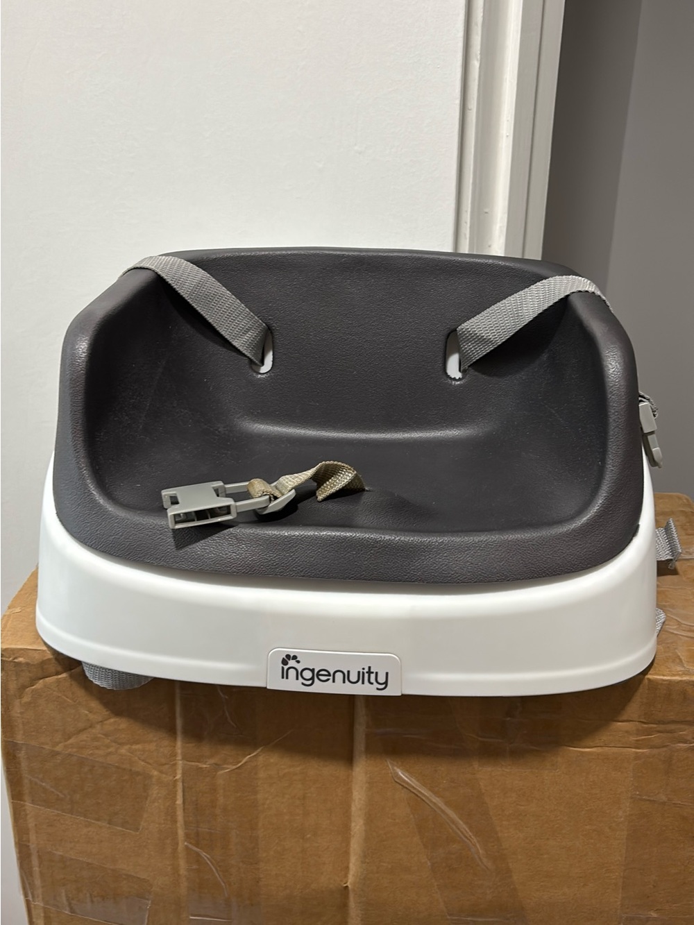 Ingenuity Portable Booster Seat in Dark Gray and White